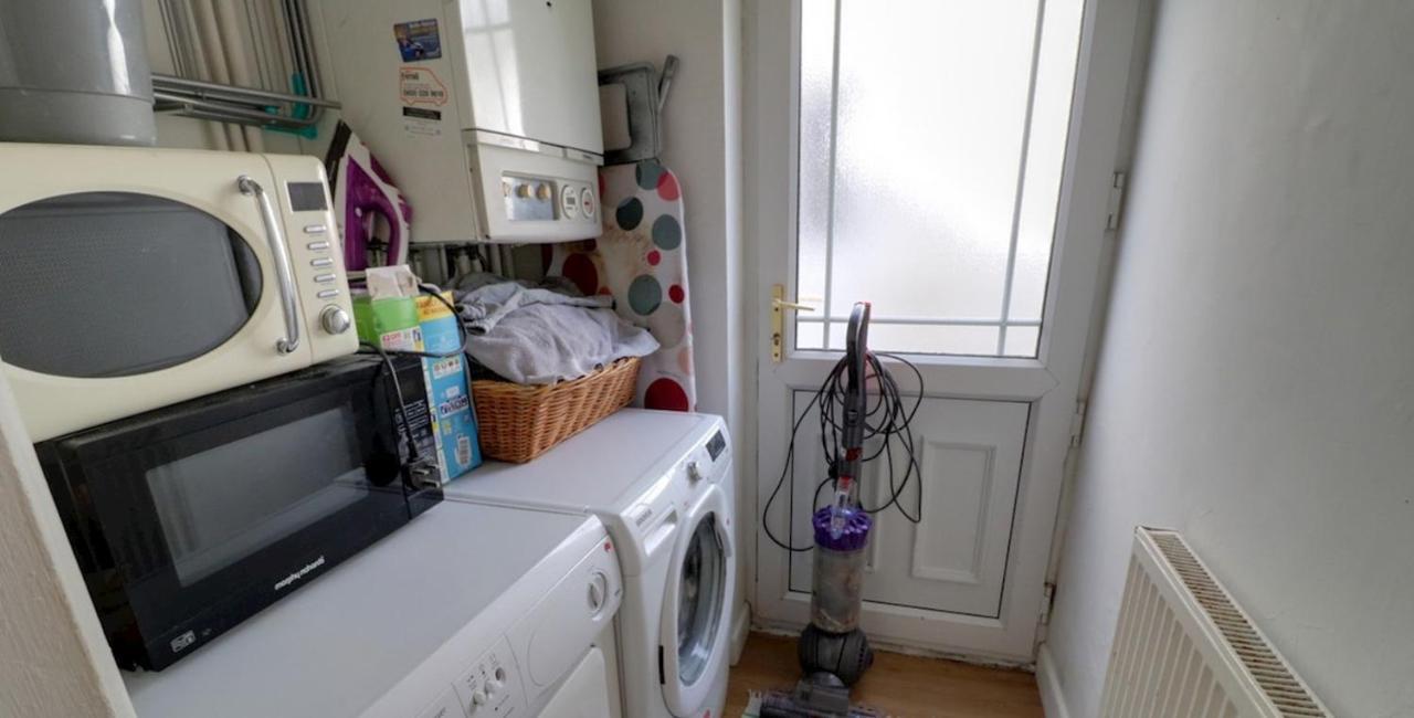 Cosy, Dog Friendly House On The Fringe Of The Brecon Beacons Tredegar Exterior photo